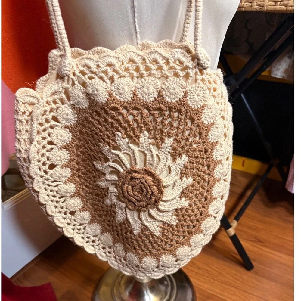 Bebe Crochet Shoulder Bag Women Medium Tan Cream Good Boho Sunburst Rose Circle
